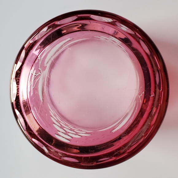 Vntg Cranberry Cut To Clear & Etched Gorgeous 6 3/8" Glass Vase - Picture 9 of 16